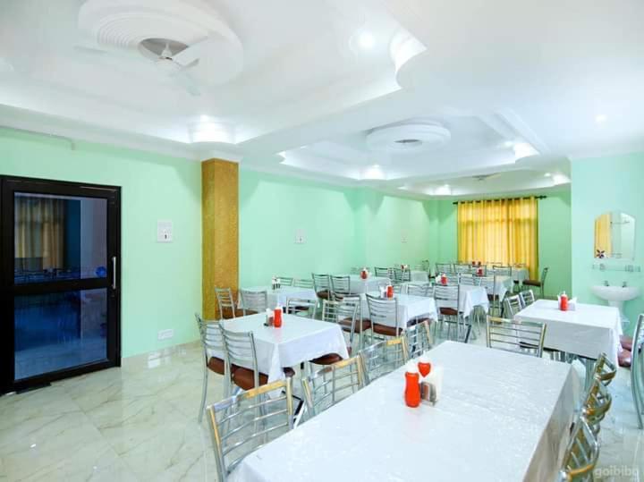 Hotel Alpine View Sarāhan Dış mekan fotoğraf