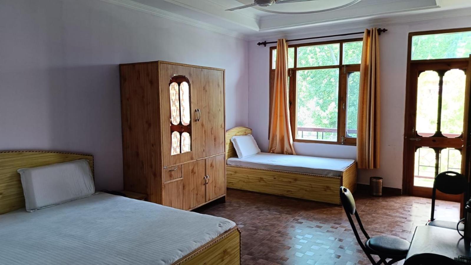Hotel Alpine View Sarāhan Dış mekan fotoğraf