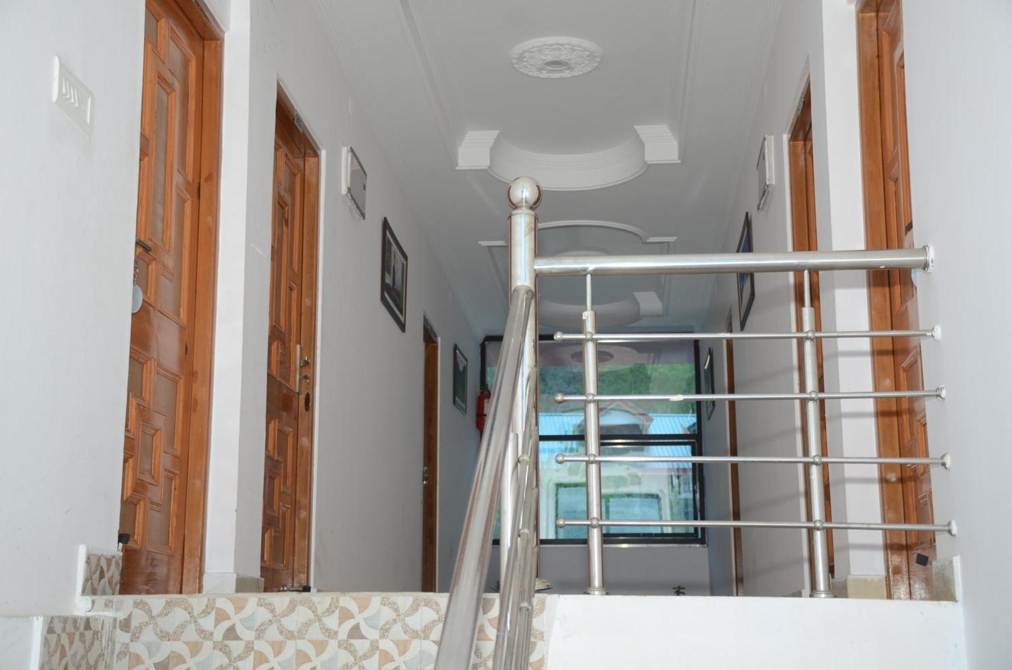 Hotel Alpine View Sarāhan Dış mekan fotoğraf