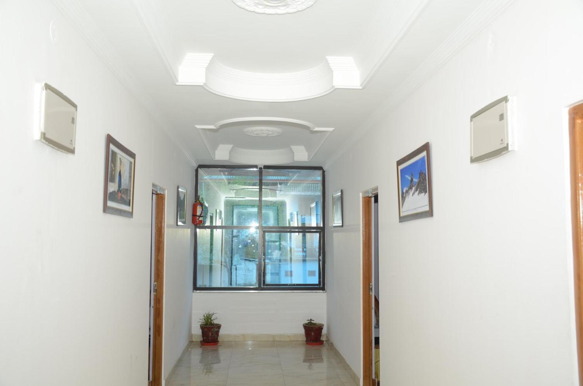 Hotel Alpine View Sarāhan Dış mekan fotoğraf