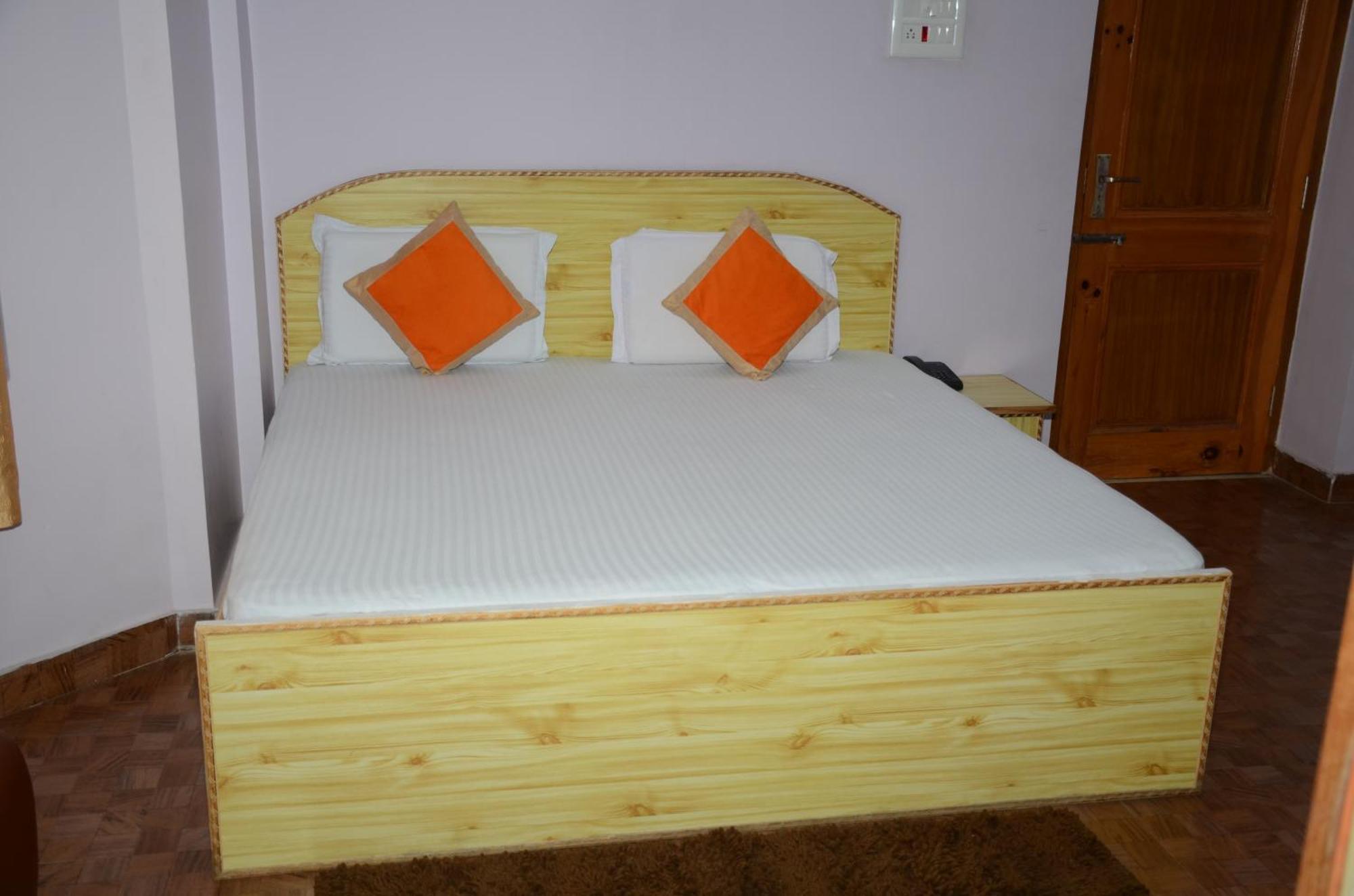 Hotel Alpine View Sarāhan Dış mekan fotoğraf