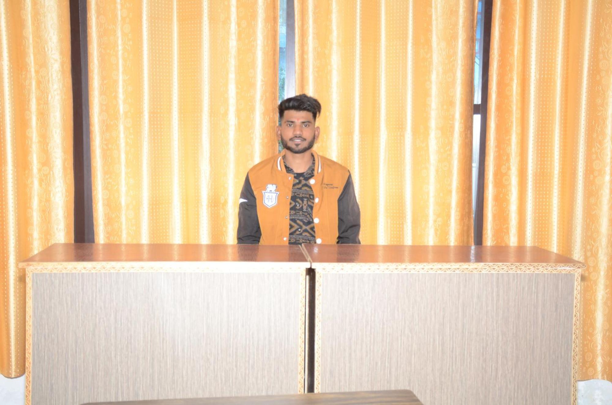 Hotel Alpine View Sarāhan Dış mekan fotoğraf