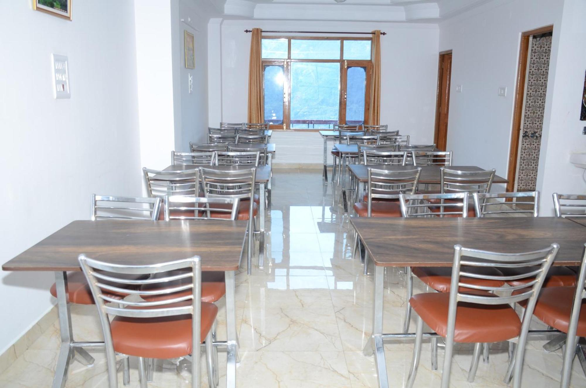 Hotel Alpine View Sarāhan Dış mekan fotoğraf