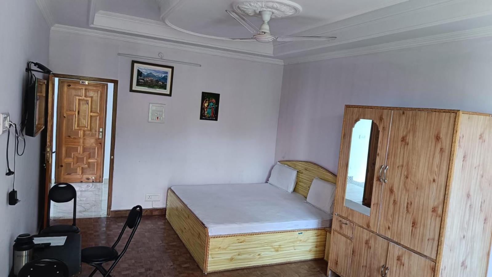 Hotel Alpine View Sarāhan Dış mekan fotoğraf