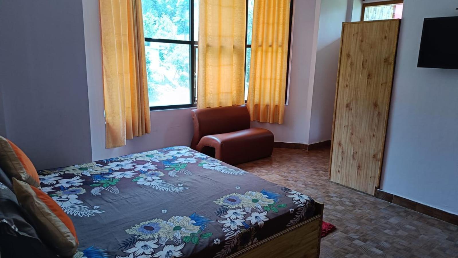 Hotel Alpine View Sarāhan Dış mekan fotoğraf