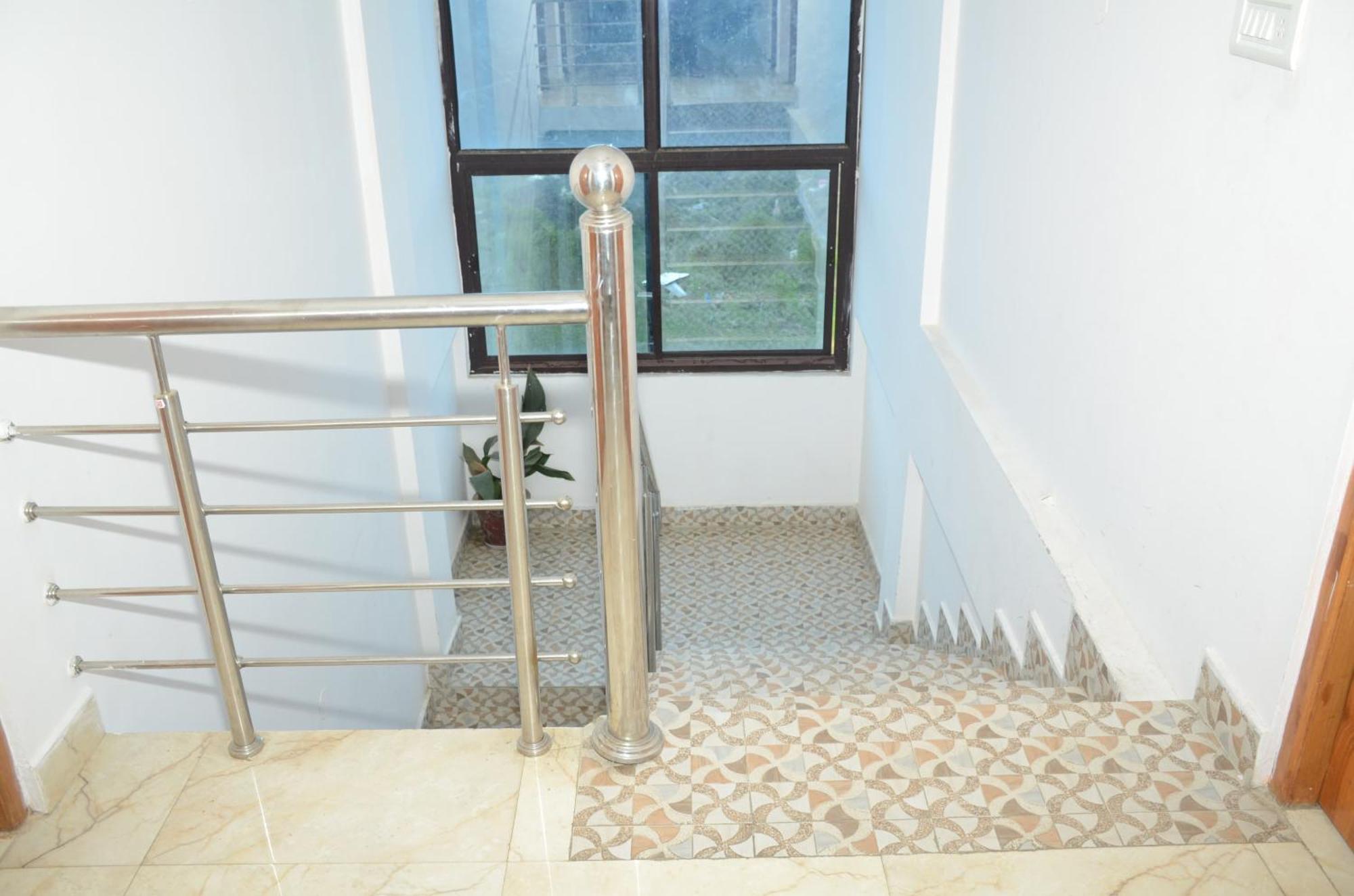 Hotel Alpine View Sarāhan Dış mekan fotoğraf